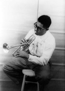 Dizzy_Gillespie_playing_horn_1955